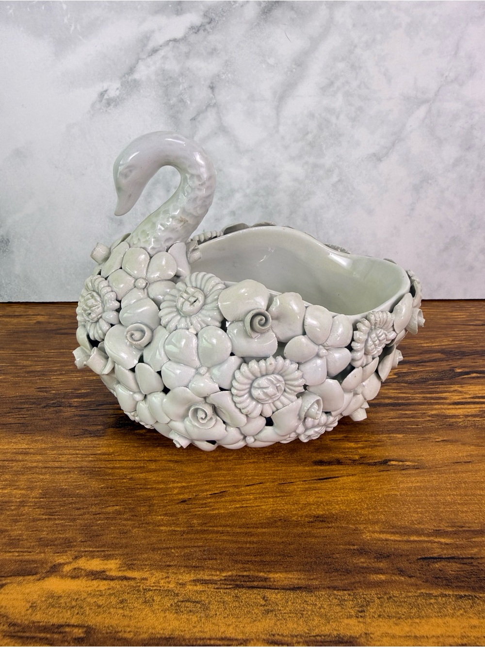 Ardalt Fiori Bianco A. Zen Italy Swan Applied Flower Porcelain Basket 5373/B